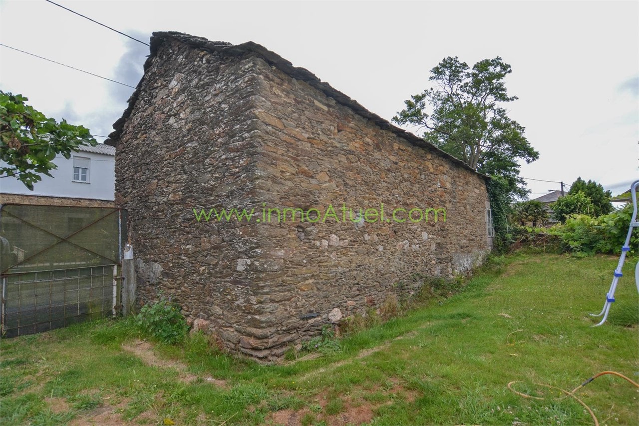 Foto 5 Casa de piedra , ubicada en Monfero (A Coruña) .- A RESTAURAR.- 