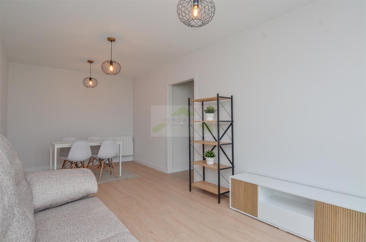 Foto 3 A ESTRENAR .- Piso exterior de 62m2 con garaje y trastero, Ayuntamiento de Carral.- 