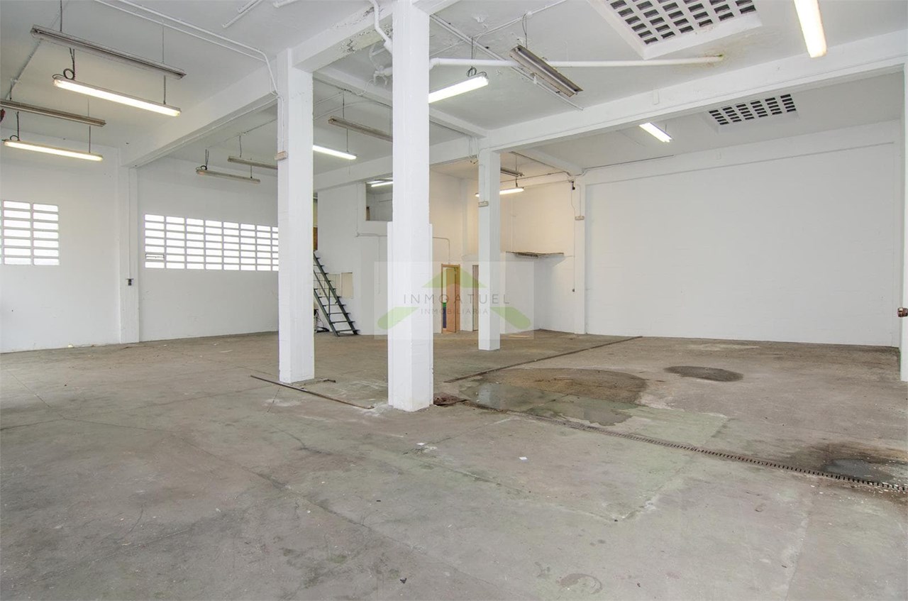 Foto 4 Alquiler de Nave Industrial en A Grela – 190 m²