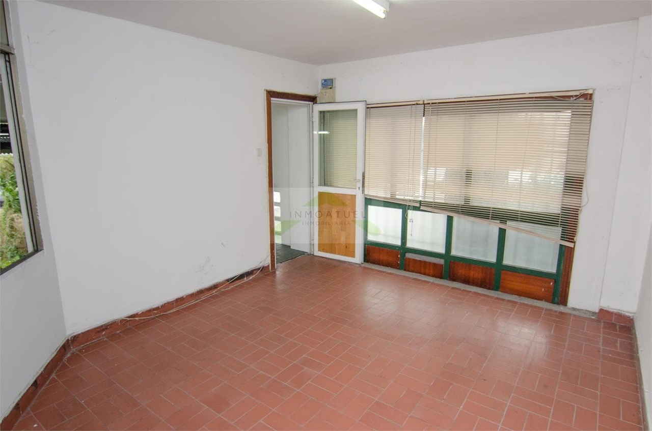 Foto 7 Alquiler de Nave Industrial en A Grela – 190 m²