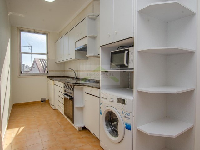 ALQUILER DE TEMPORADA.- Piso muy luminoso de 73m2, zona Mallos (Av.Arteixo) - A Coruña