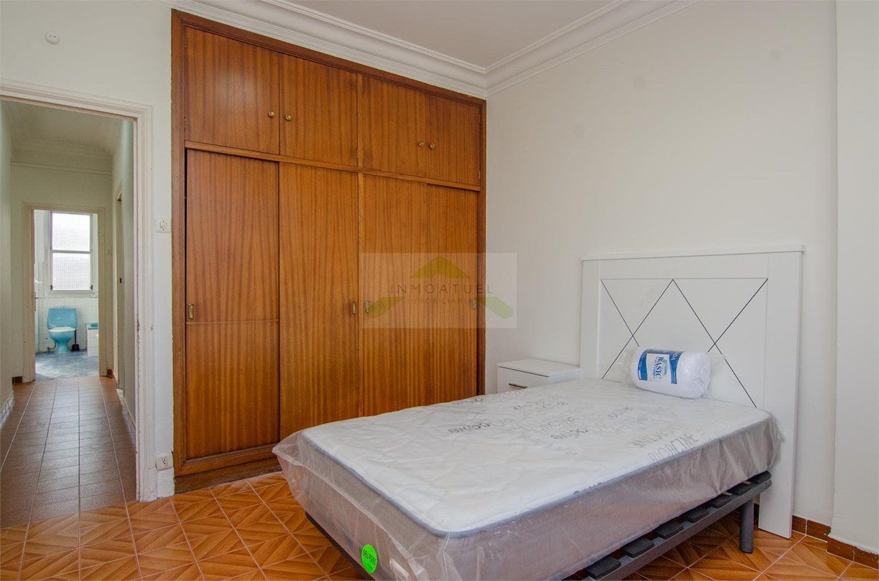 Foto 20 ALQUILER DE TEMPORADA.- Piso muy luminoso de 73m2, zona Mallos (Av.Arteixo)