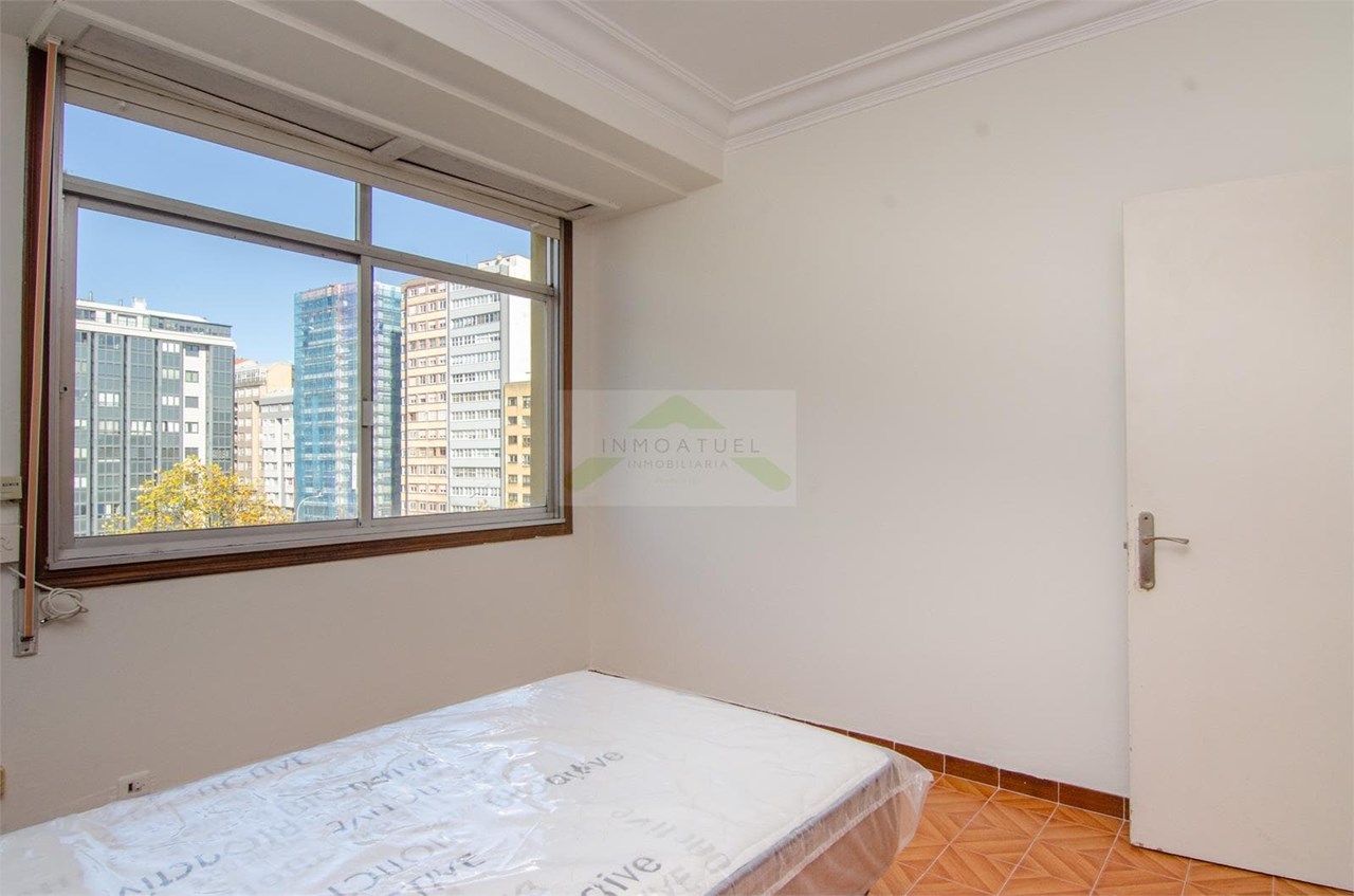 Foto 22 ALQUILER DE TEMPORADA.- Piso muy luminoso de 73m2, zona Mallos (Av.Arteixo)