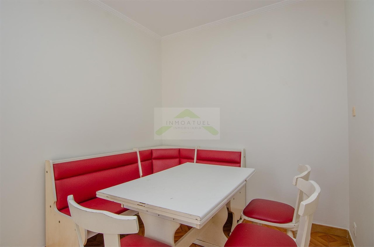 Foto 4 ALQUILER DE TEMPORADA.- Piso muy luminoso de 73m2, zona Mallos (Av.Arteixo)