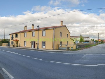 Casa de dos alturas de 330m2, zona Porzomillos, Oza dos Rios