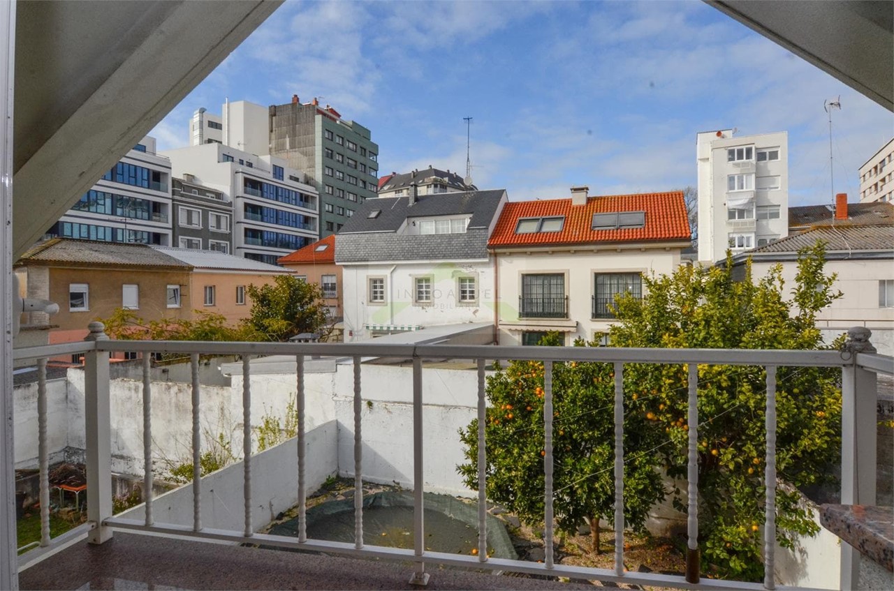 Foto 32 Chalet de 278m2 con finca en el centro de A Coruña, zona Sagrada Familia.- 