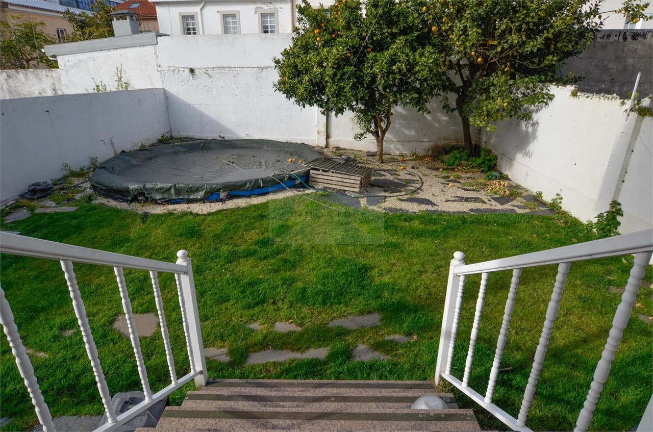 Foto 5 Chalet de 278m2 con finca en el centro de A Coruña, zona Sagrada Familia.- 