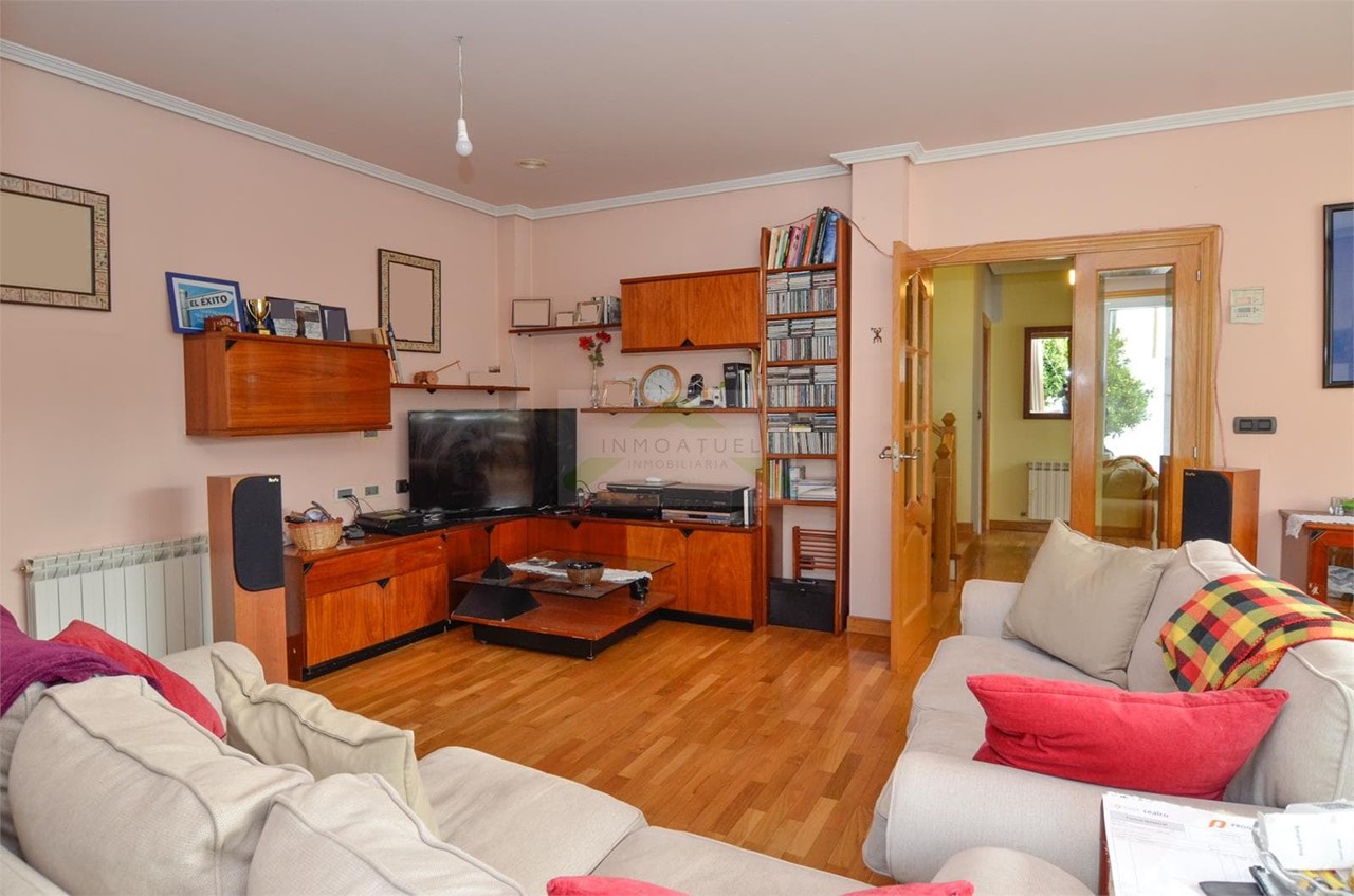 Foto 7 Chalet de 278m2 con finca en el centro de A Coruña, zona Sagrada Familia.- 