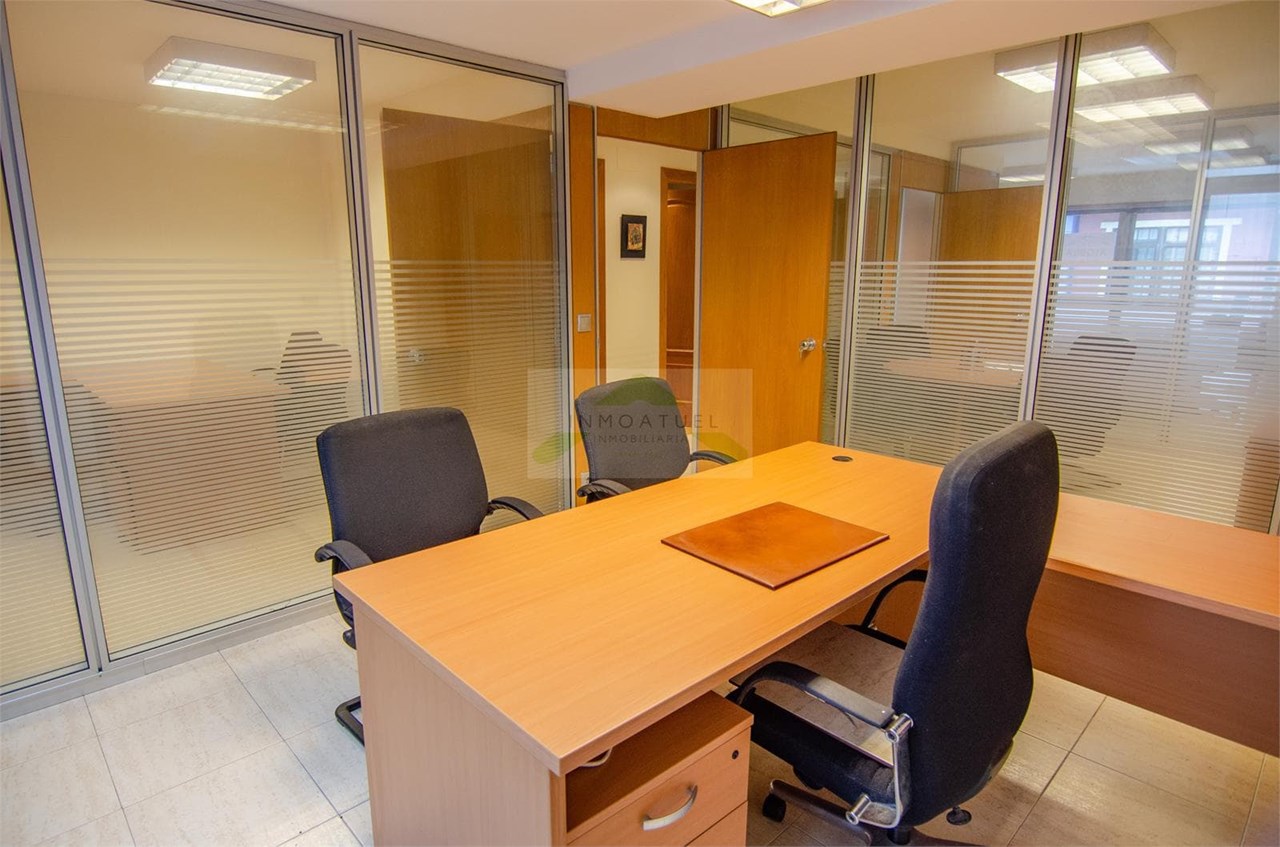 Foto 13 Entreplanta comercial de 71m2 a solo 20 metros de Ronda de Nelle.-