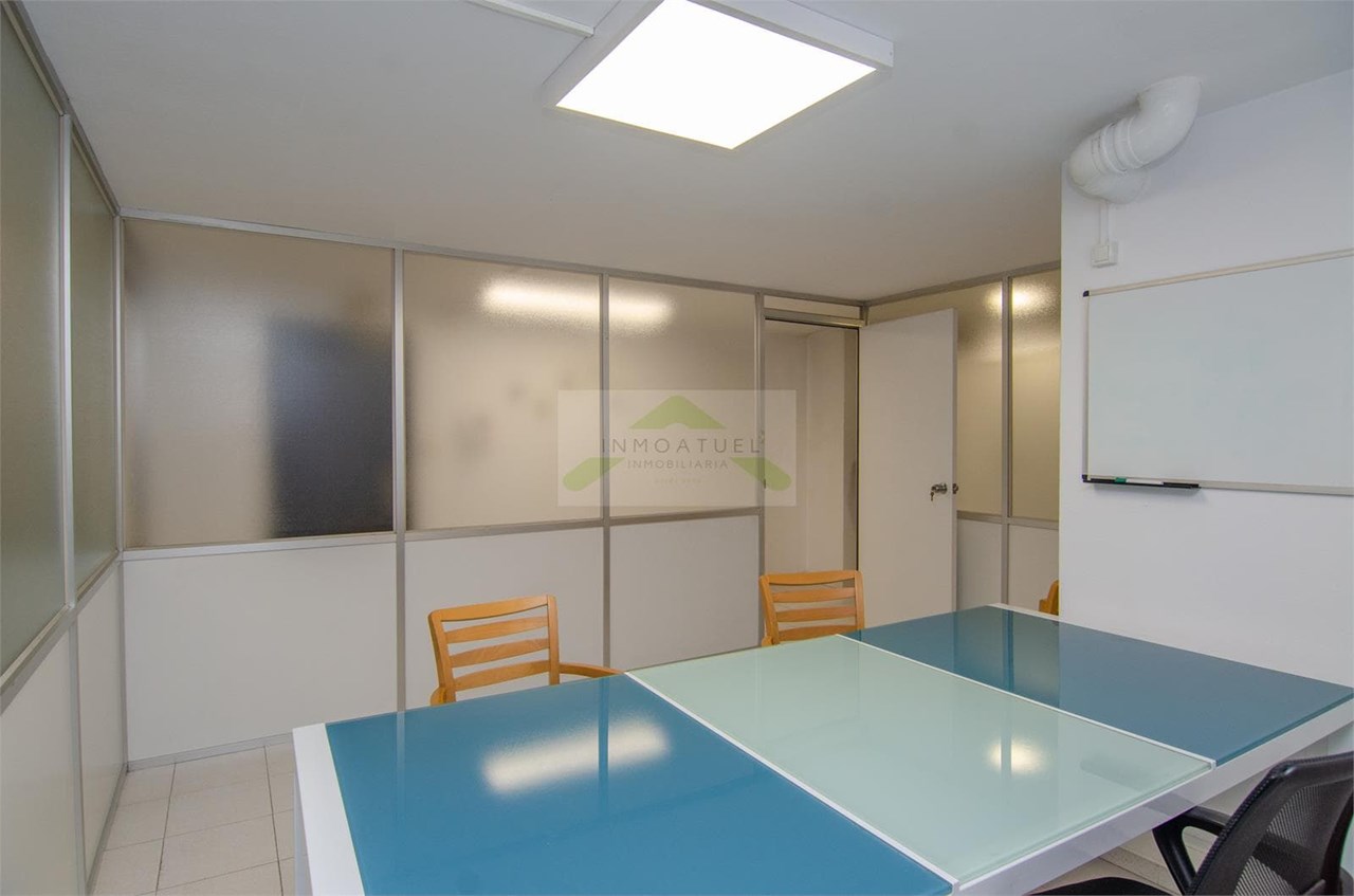 Foto 10 Entreplanta de 127m² con Garaje en Ronda de Outeiro – Ideal Negocio o Academia.