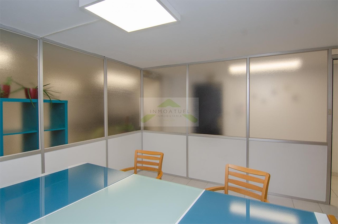 Foto 11 Entreplanta de 127m² con Garaje en Ronda de Outeiro – Ideal Negocio o Academia.