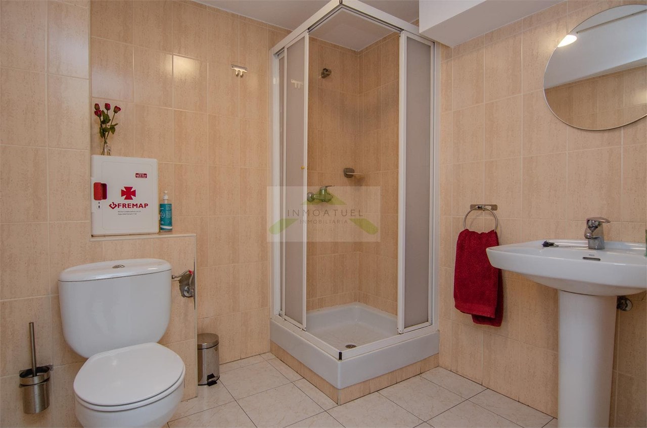 Foto 12 Entreplanta de 127m² con Garaje en Ronda de Outeiro – Ideal Negocio o Academia.