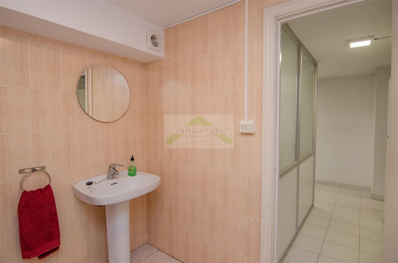 Foto 13 Entreplanta de 127m² con Garaje en Ronda de Outeiro – Ideal Negocio o Academia.