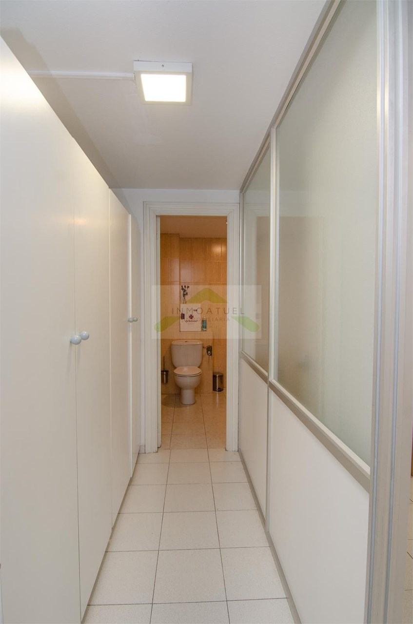 Foto 14 Entreplanta de 127m² con Garaje en Ronda de Outeiro – Ideal Negocio o Academia.