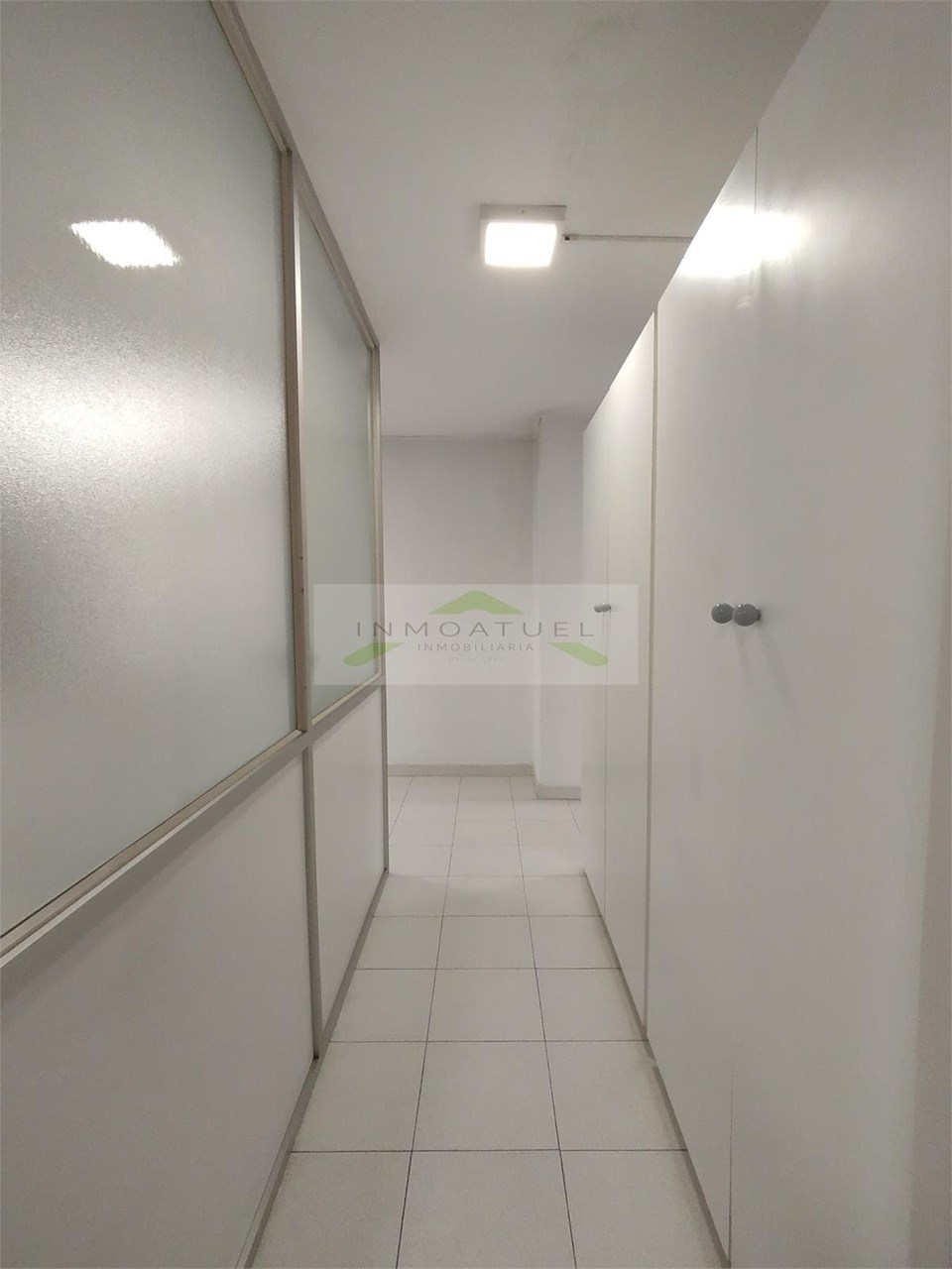 Foto 10 Entreplanta de uso comercial de 127m2 + trastero, sobre Ronda de Outeiro con posibilidad de garaje. 