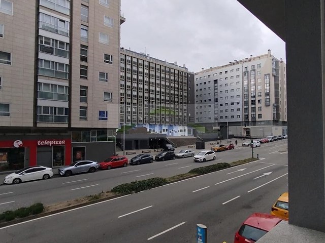 Entreplanta de uso comercial de 127m2 + trastero, sobre Ronda de Outeiro con posibilidad de garaje.  - A Coruña
