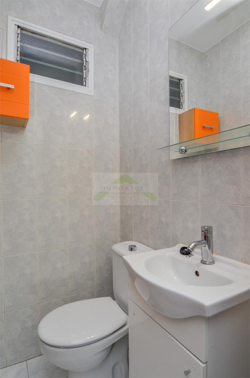 Foto 10 ESTUDIANTES.- Piso de 103m2, zona Barrio de las Flores ( 4 dormitorios ).- 