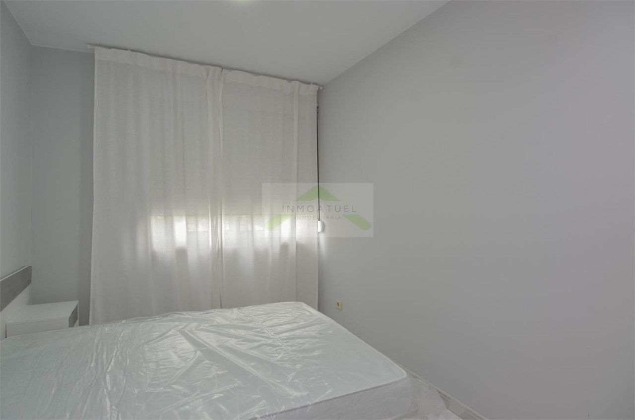 Foto 13 ESTUDIANTES.- Piso de 103m2, zona Barrio de las Flores ( 4 dormitorios ).- 