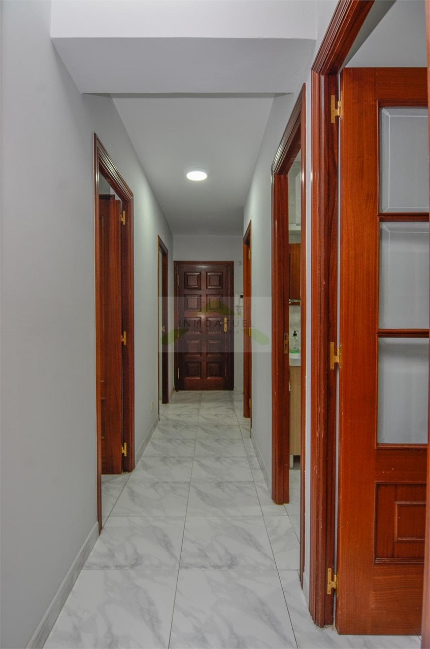 Foto 19 ESTUDIANTES.- Piso de 103m2, zona Barrio de las Flores ( 4 dormitorios ).- 