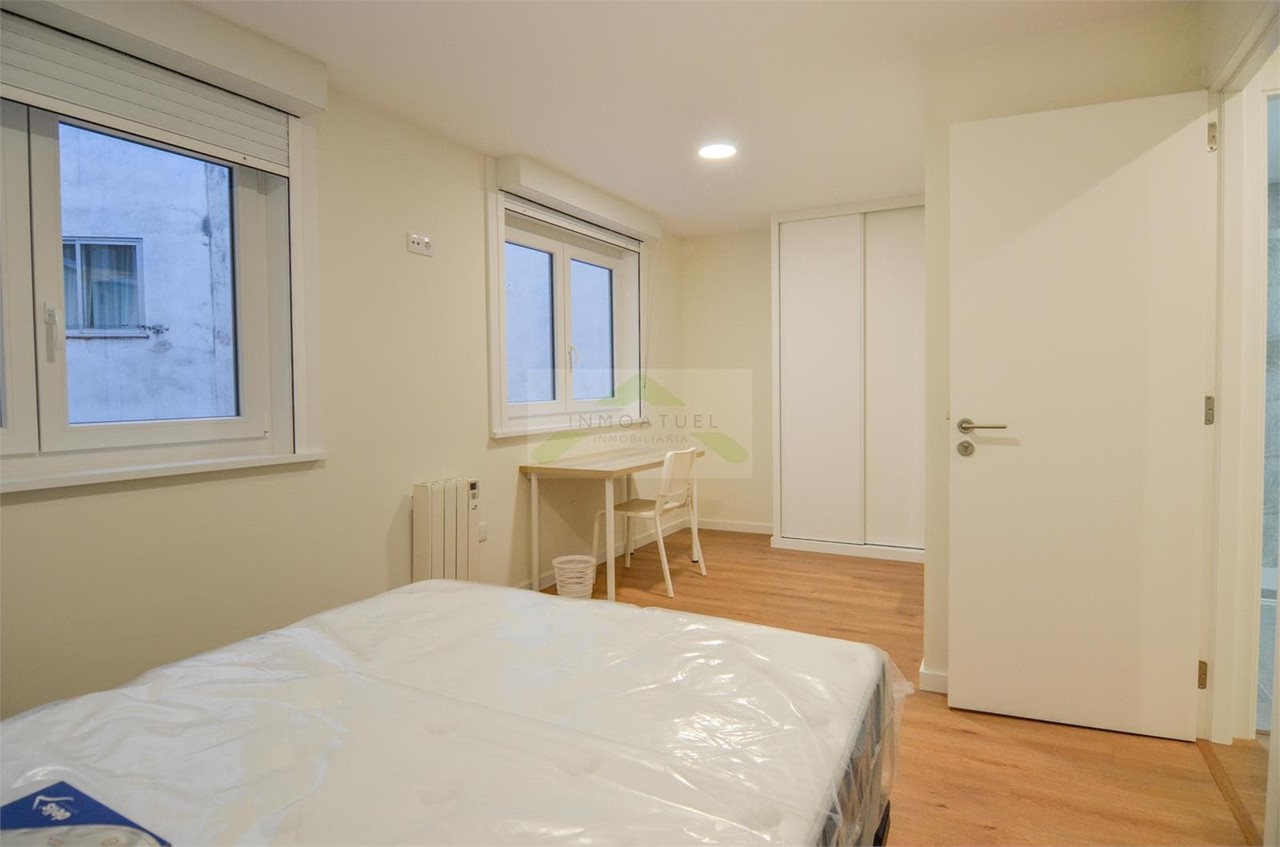 Foto 14 ESTUDIANTES.- Piso de 108m2 y cuatro dormitorios (completamente reformado), zona R.Outeiro.- 