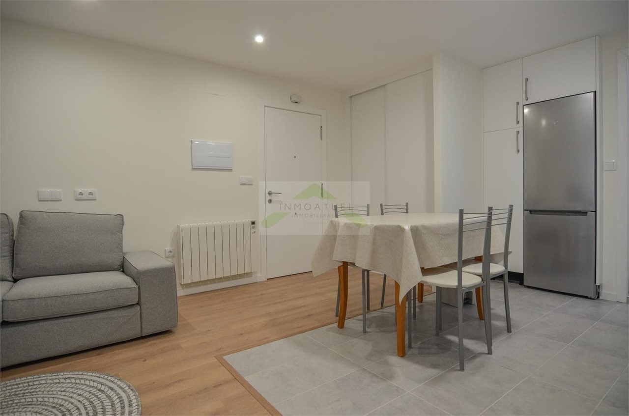 Foto 4 ESTUDIANTES.- Piso de 108m2 y cuatro dormitorios (completamente reformado), zona R.Outeiro.- 