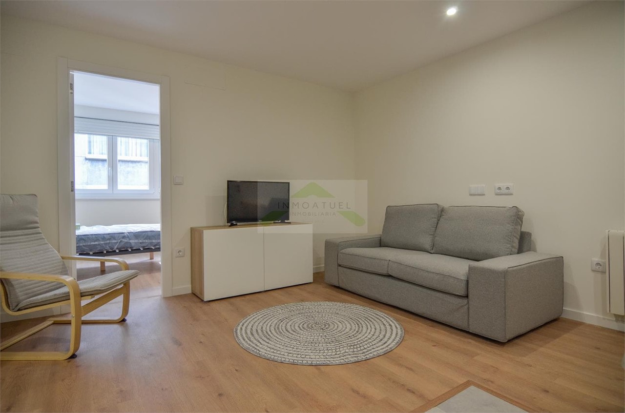 Foto 5 ESTUDIANTES.- Piso de 108m2 y cuatro dormitorios (completamente reformado), zona R.Outeiro.- 