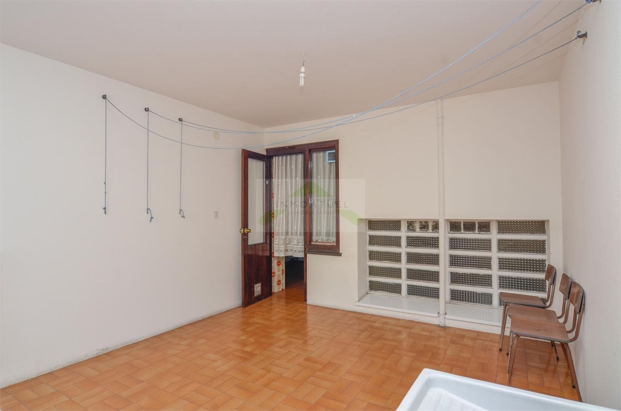 Foto 10 ESTUDIANTES.- Piso de 111m2 de cuatro dormitorios. Zona Mallos a 300 metros de la Renfe (Intermodal)