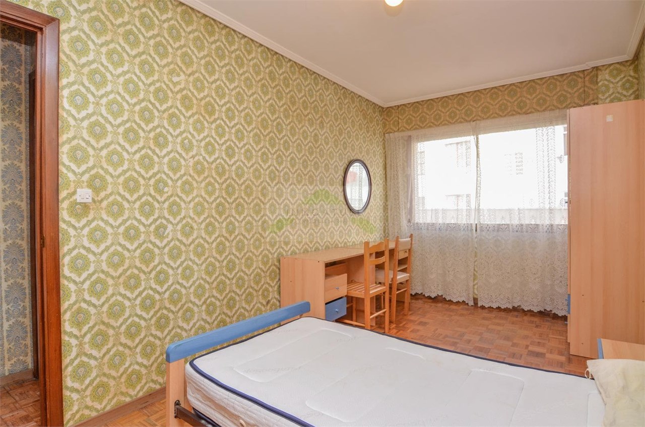 Foto 24 ESTUDIANTES.- Piso de 111m2 de cuatro dormitorios. Zona Mallos a 300 metros de la Renfe (Intermodal)