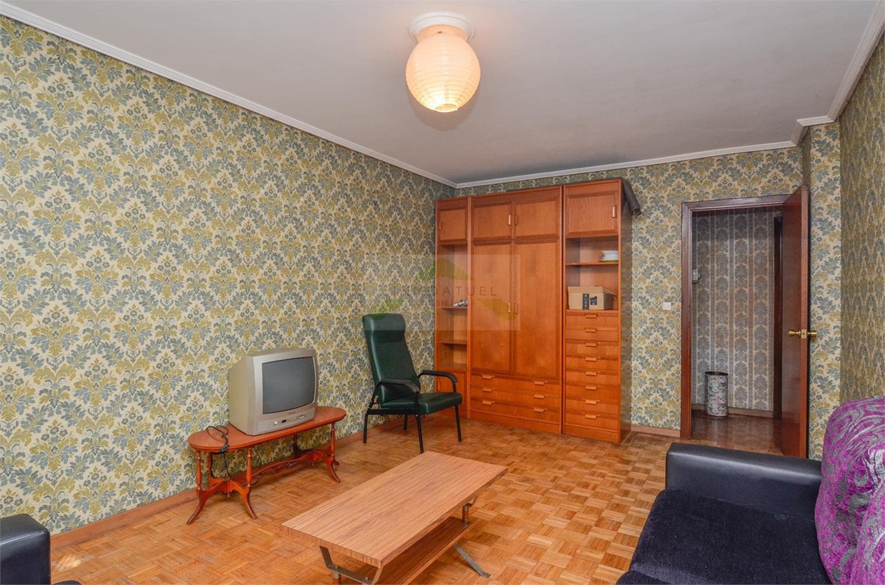 Foto 4 ESTUDIANTES.- Piso de 111m2 de cuatro dormitorios. Zona Mallos a 300 metros de la Renfe (Intermodal)