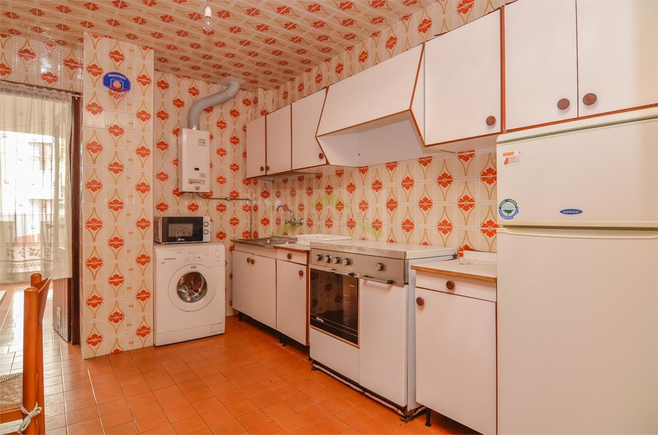 Foto 5 ESTUDIANTES.- Piso de 111m2 de cuatro dormitorios. Zona Mallos a 300 metros de la Renfe (Intermodal)