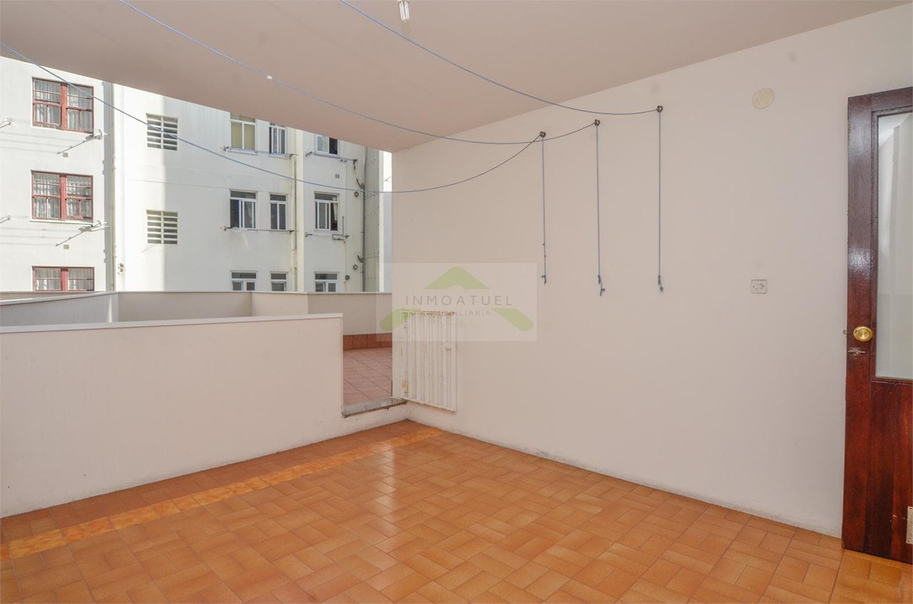 Foto 8 ESTUDIANTES.- Piso de 111m2 de cuatro dormitorios. Zona Mallos a 300 metros de la Renfe (Intermodal)