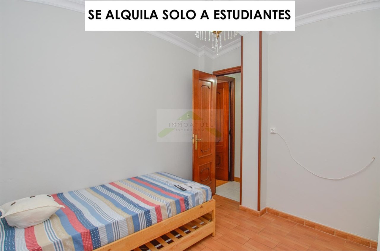 Foto 21 ESTUDIANTES.- Piso de 69m2, zona Sagrada Familia, próximo a Ronda de Outeiro.-