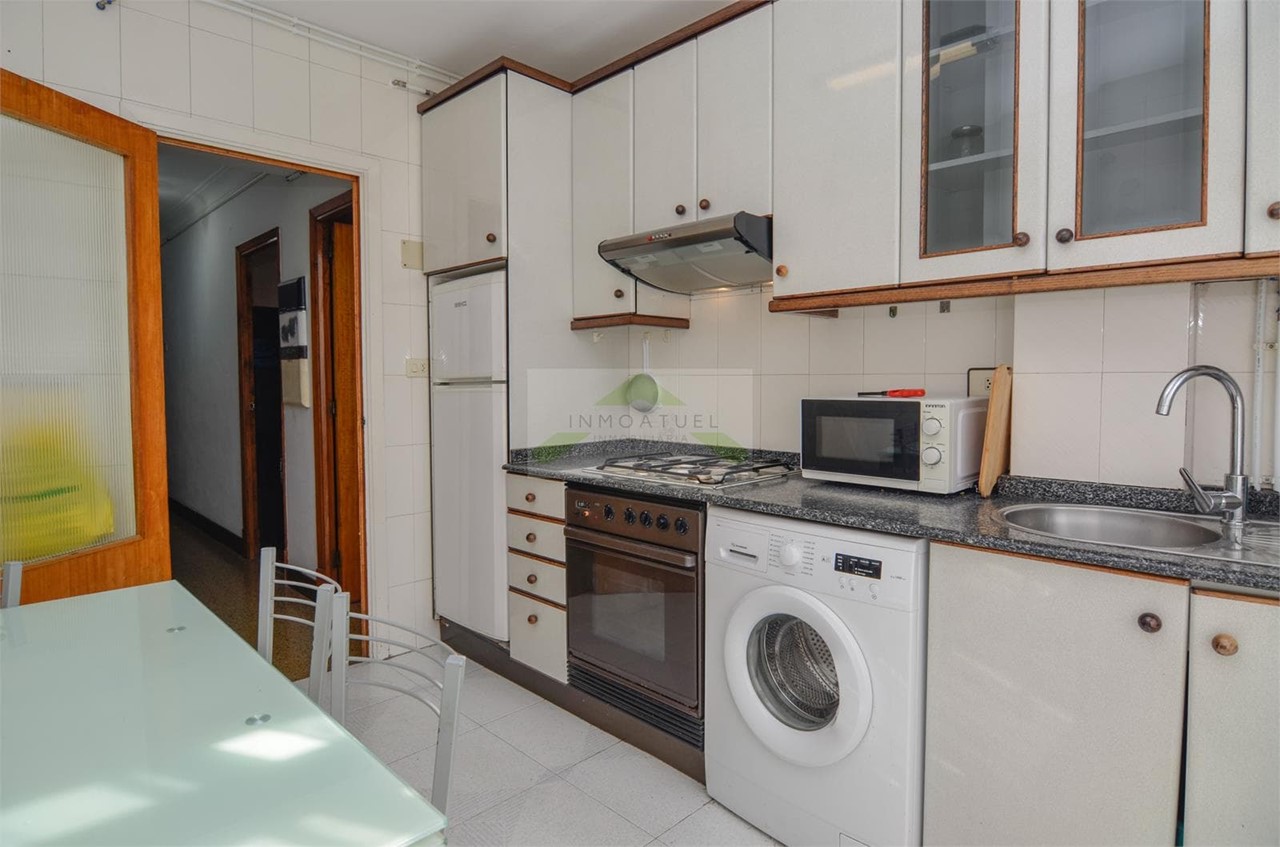 Foto 2 ESTUDIANTES.- Piso de 84m2, zona Mallos (Avenida Mallos), próximo a la Renfe.- 