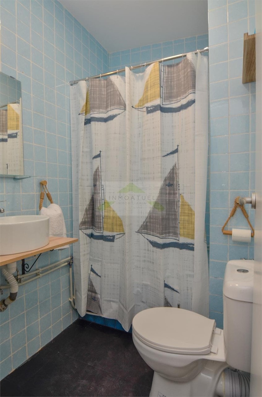 Foto 11 ESTUDIANTES.- Piso de 84m2, zona Santa Cristina (Oleiros), primera línea de playa.-