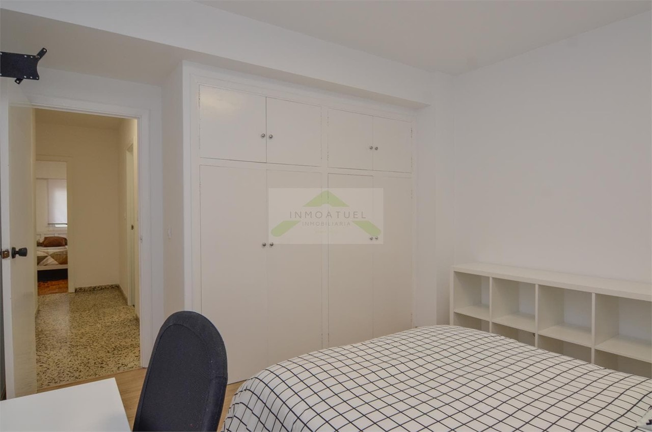 Foto 22 ESTUDIANTES.- Piso de 84m2, zona Santa Cristina (Oleiros), primera línea de playa.-
