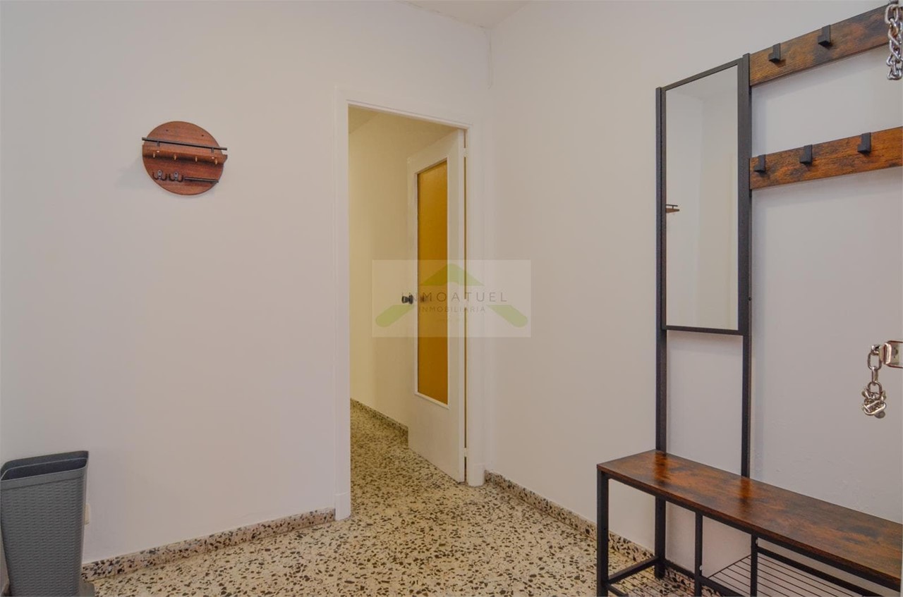 Foto 25 ESTUDIANTES.- Piso de 84m2, zona Santa Cristina (Oleiros), primera línea de playa.-