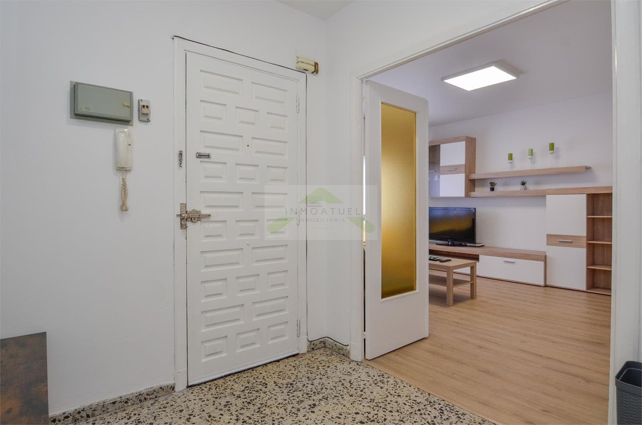 Foto 26 ESTUDIANTES.- Piso de 84m2, zona Santa Cristina (Oleiros), primera línea de playa.-