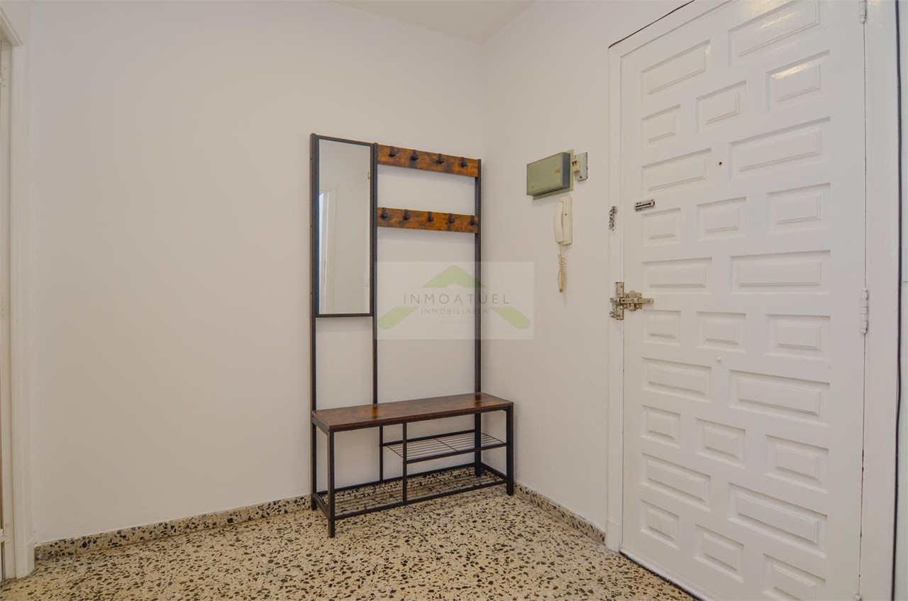 Foto 27 ESTUDIANTES.- Piso de 84m2, zona Santa Cristina (Oleiros), primera línea de playa.-