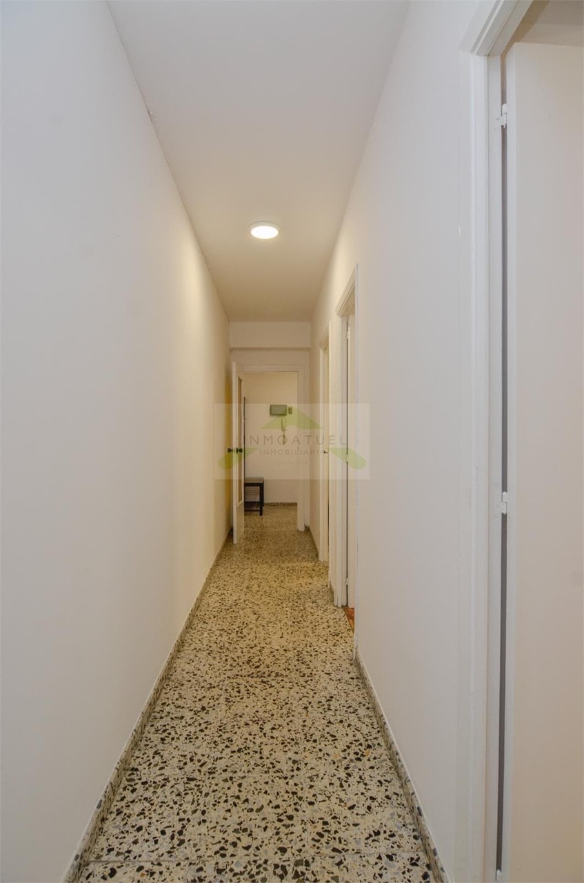 Foto 29 ESTUDIANTES.- Piso de 84m2, zona Santa Cristina (Oleiros), primera línea de playa.-