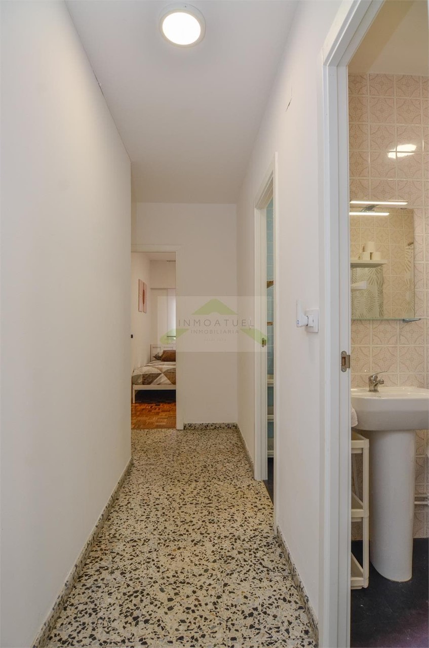 Foto 31 ESTUDIANTES.- Piso de 84m2, zona Santa Cristina (Oleiros), primera línea de playa.-