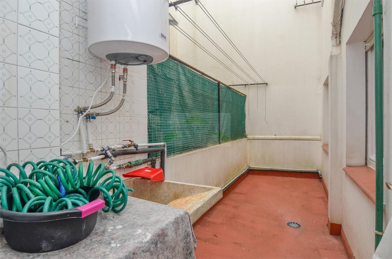Foto 9 ESTUDIANTES.- Piso de 84m2, zona Santa Cristina (Oleiros), primera línea de playa.-
