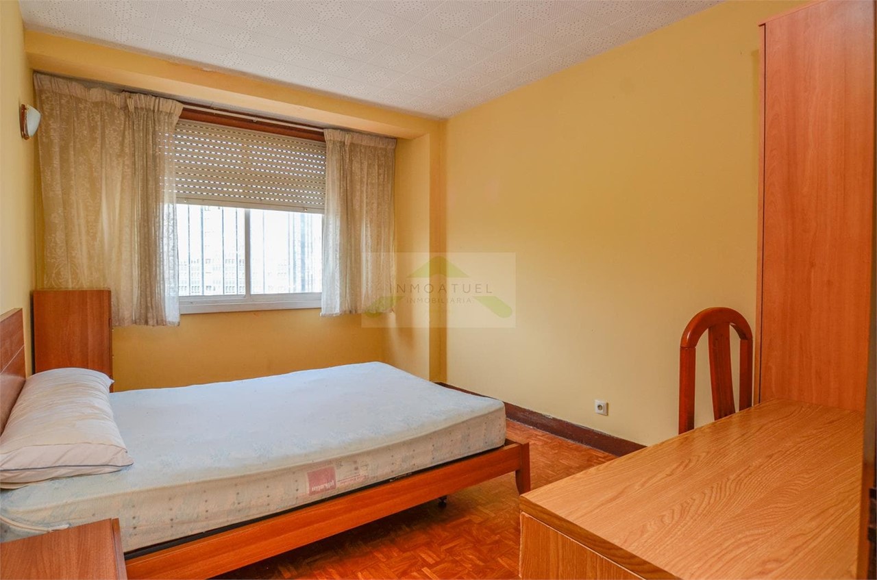 Foto 10 ESTUDIANTES.- Piso de 96m2, zona Mallos (Avenida Arteixo/Rda Outeiro).- 