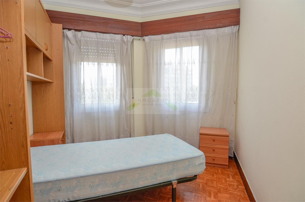 Foto 14 ESTUDIANTES.- Piso de 96m2, zona Mallos (Avenida Arteixo/Rda Outeiro).- 