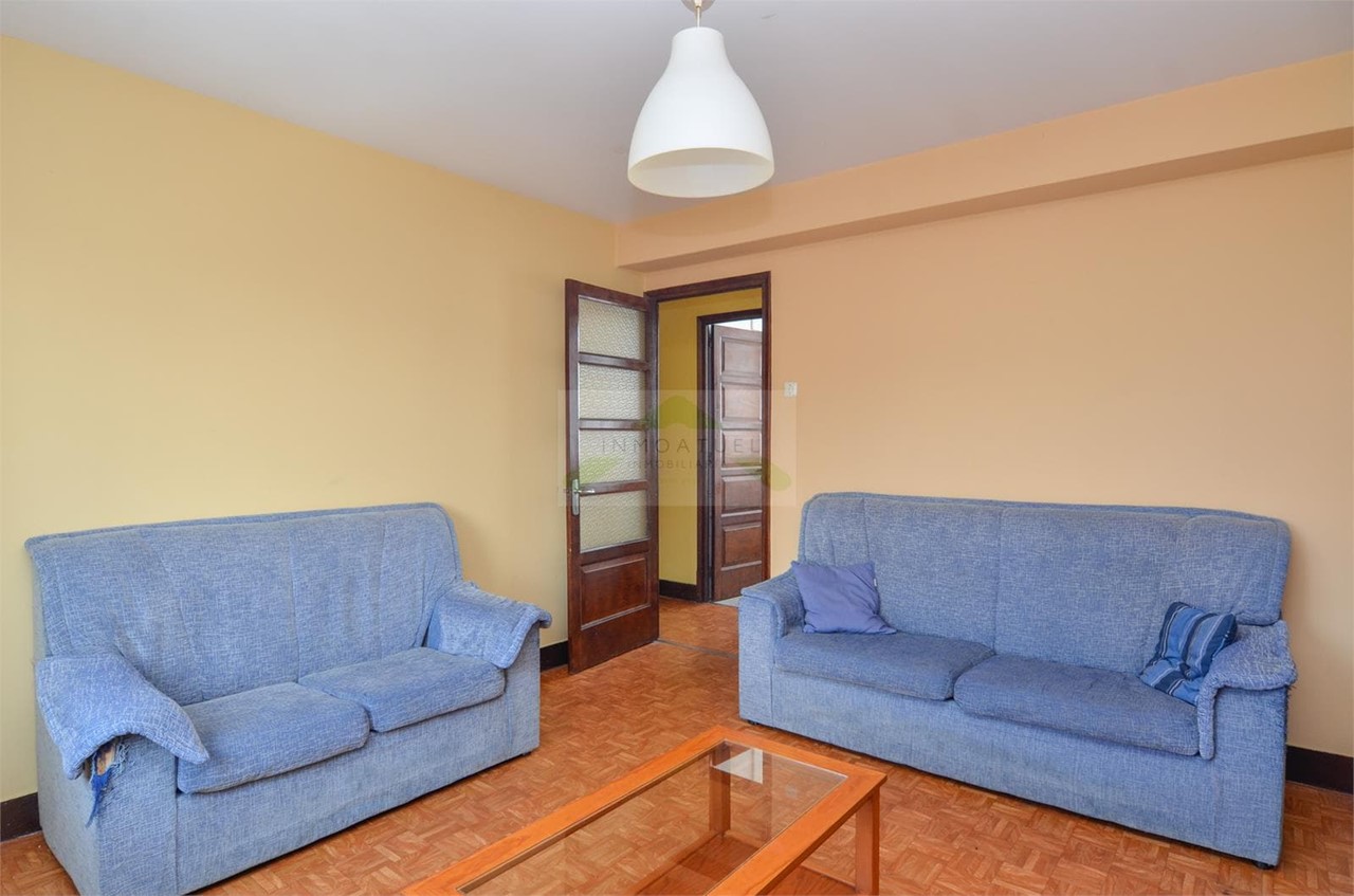Foto 3 ESTUDIANTES.- Piso de 96m2, zona Mallos (Avenida Arteixo/Rda Outeiro).- 