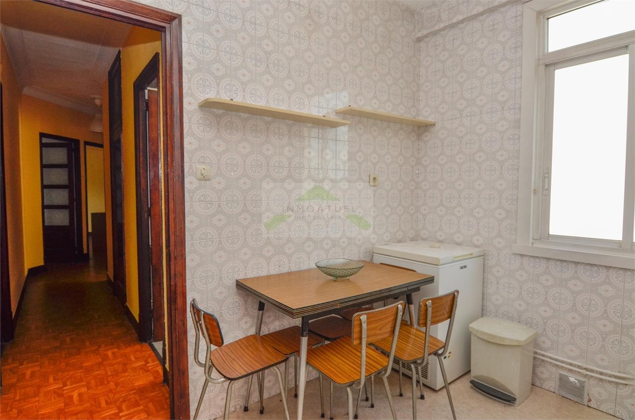 Foto 6 ESTUDIANTES.- Piso de 96m2, zona Mallos (Avenida Arteixo/Rda Outeiro).- 