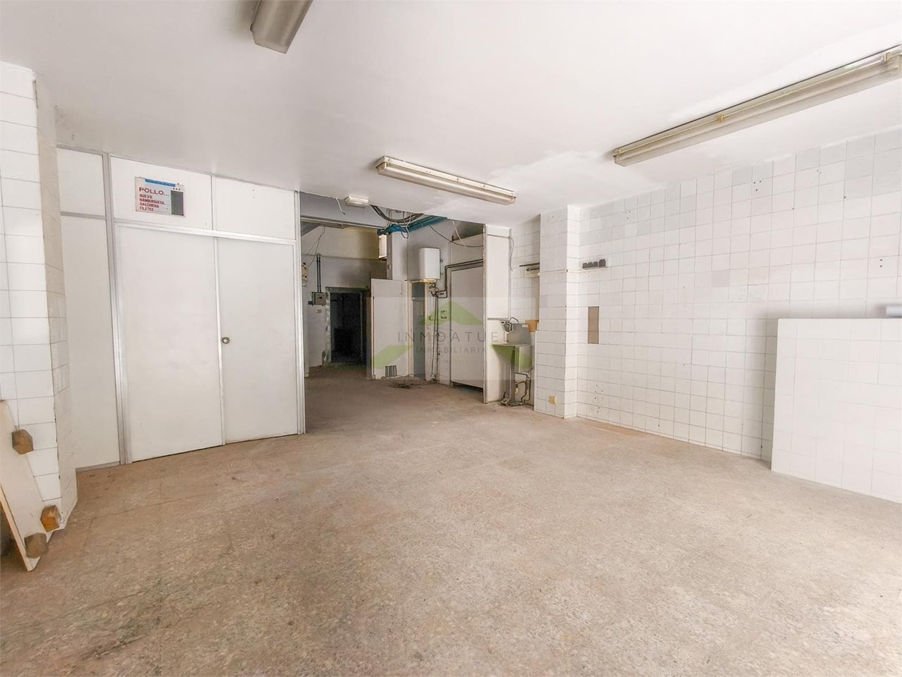 Foto 5 LOCAL 84m² EN CALLE PEATONAL - Zona Sagrada Familia - IDEAL TIENDA DE ALIMENTACIÓN.