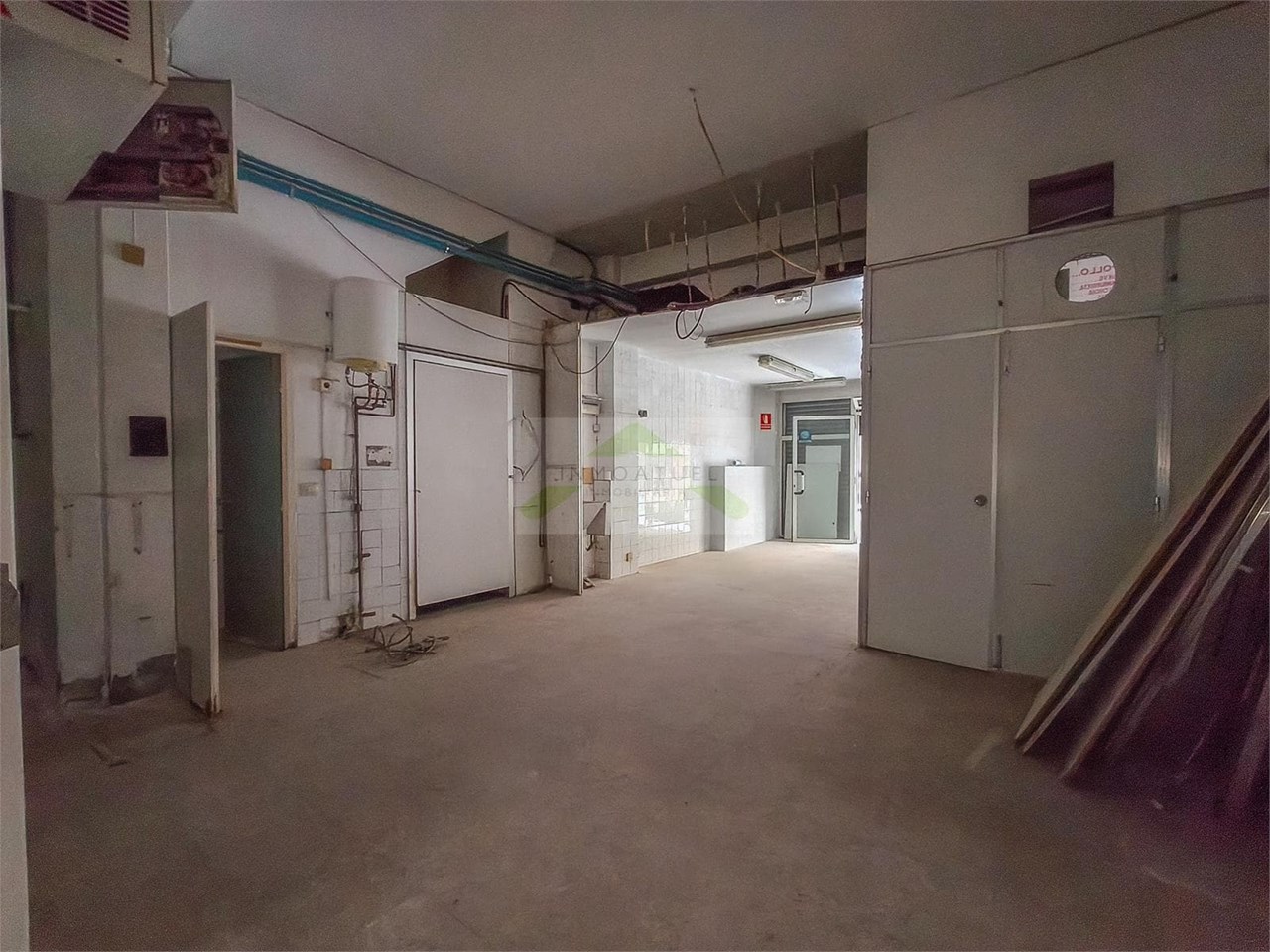 Foto 9 LOCAL 84m² EN CALLE PEATONAL - Zona Sagrada Familia - IDEAL TIENDA DE ALIMENTACIÓN.