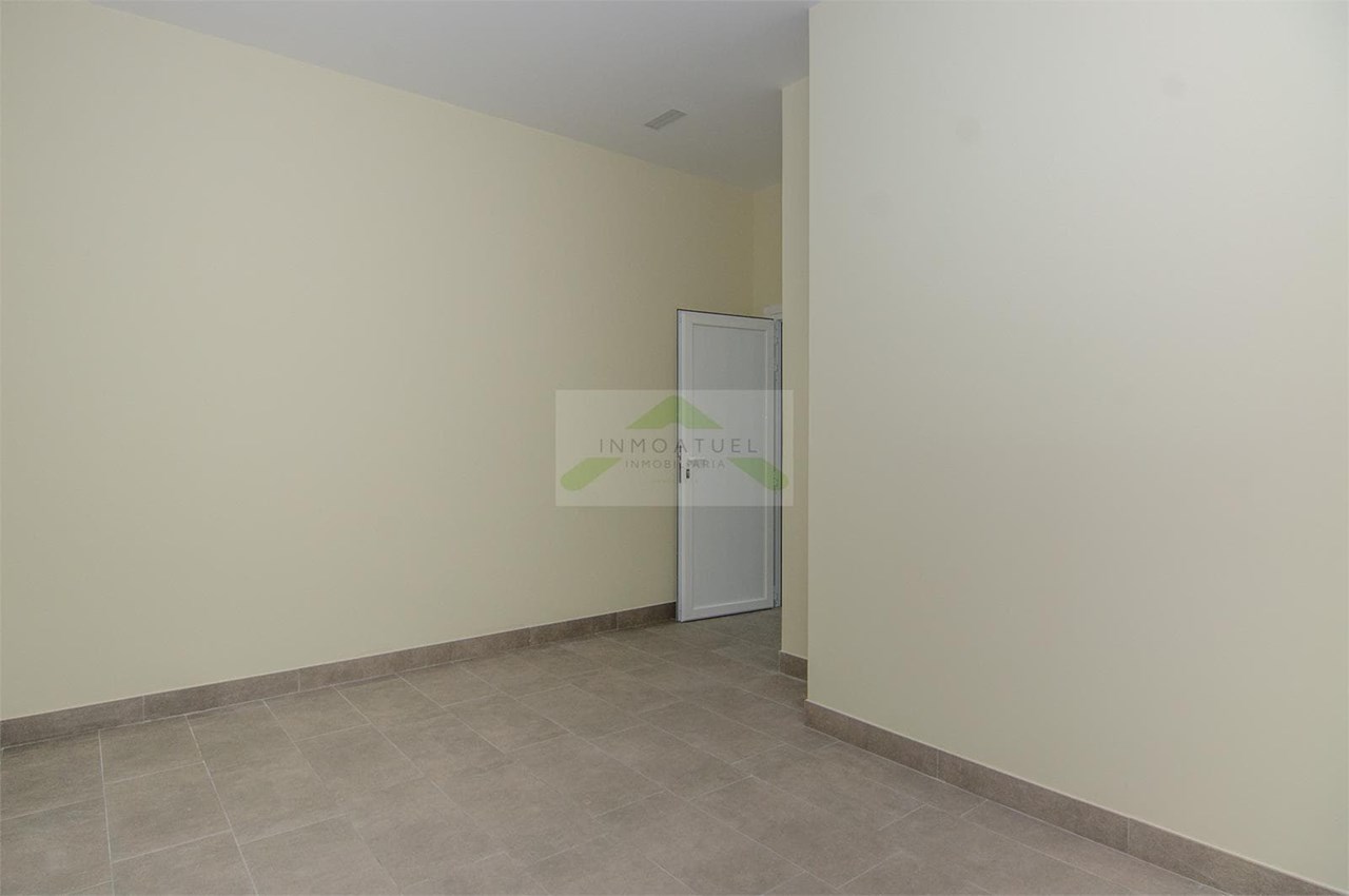 Foto 10 Local comercial de 132m2 ubicado en Vioño (frente al parque)