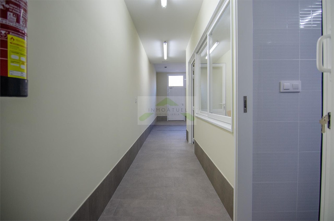 Foto 11 Local comercial de 132m2 ubicado en Vioño (frente al parque)