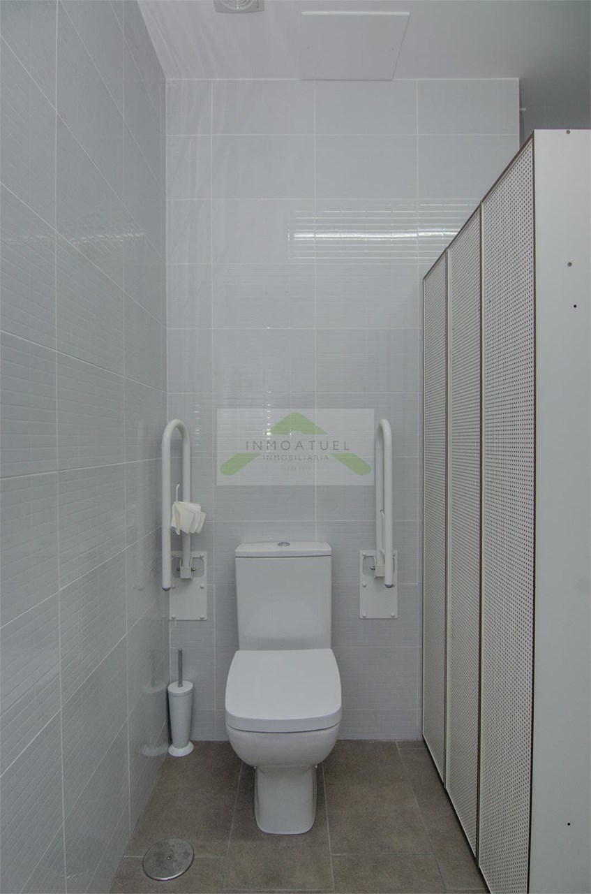 Foto 14 Local comercial de 132m2 ubicado en Vioño (frente al parque)